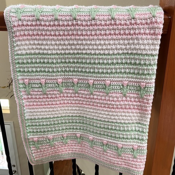 Pink and Green Crochet BABY CRIB BLANKET, PINK ROSE Throw Blanket SIZE 38X40” - Picture 3 of 9